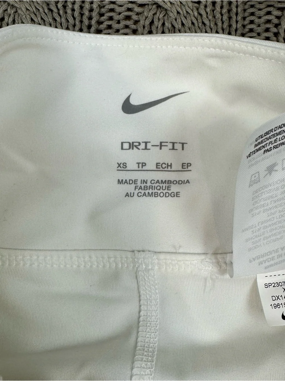 Nike White Pleated Golf/Tennis Skort with Black Swoosh XS - Picture 9 of 13